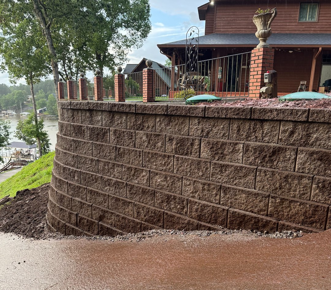 Retaining wall installation in Wedowee Alabama 